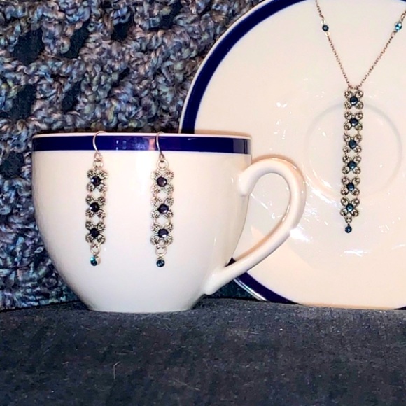 Jewelry - 💙 vintage silver & blue stone dangle earrings 💙